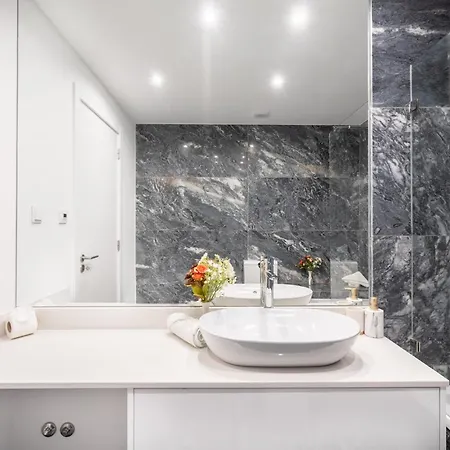 Apartment Modern Two Bedroom By Ideal Homes