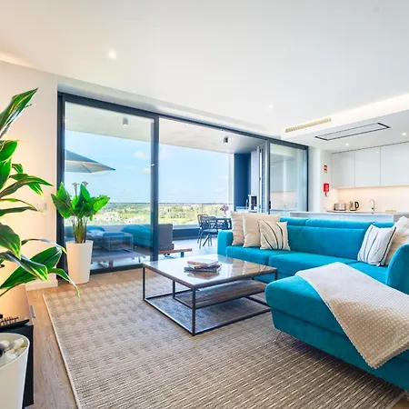 Modern Two Bedroom By Ideal Homes * Portimão